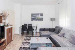 Attraktives Rendite-Objekt: 3 separat begehbare Zimmer & niedriges Hausgeld.