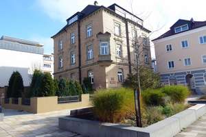 Geräumige 6-Zimmer-Wohnung in einem denkmalgeschützten Haus in der Neu-Ulmer Innenstadt