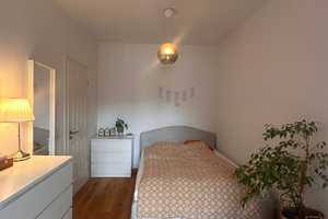 Exklusive 2-Zimmer-Wohnung mit gehobener Innenausstattung mit Balkon in Köln Altstadt & Neustadt-Süd – Koelhoffstr 7, 50676 Köln – Vorschaubild 4