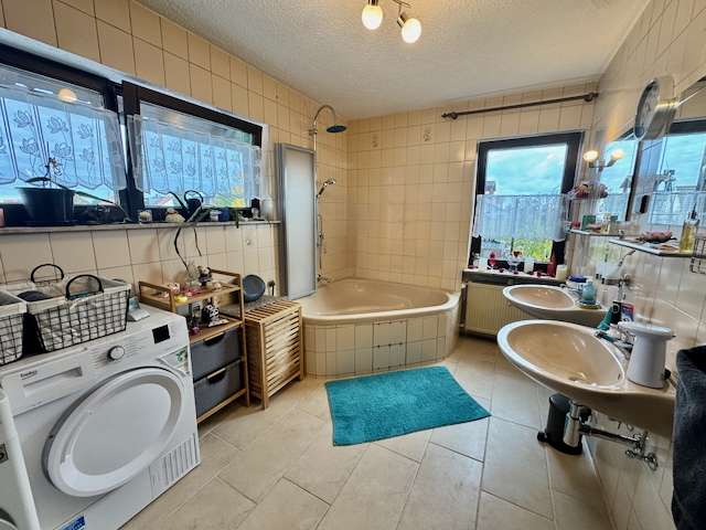 Immobilie in Schaafheim - Sehr gepflegtes Zweifamilienhaus auf einem großzügigen Grundstück direkt in Schaafheim! - Bild 6