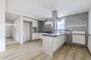 3-Familienhaus mit Gewerbehalle –  großes Entwicklungspotenzial – Die vollständige Adresse der Immobilie erhältst du vom Anbieter., 70376 Münster, Stuttgart – Vorschaubild 3