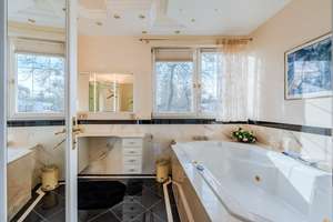 Elegante Villa mit ca. 230 m² Wohn-Nutzfläche & Einliegerapartment – Die vollständige Adresse der Immobilie erhältst du vom Anbieter., 14109 Wannsee, Berlin – Vorschaubild 9
