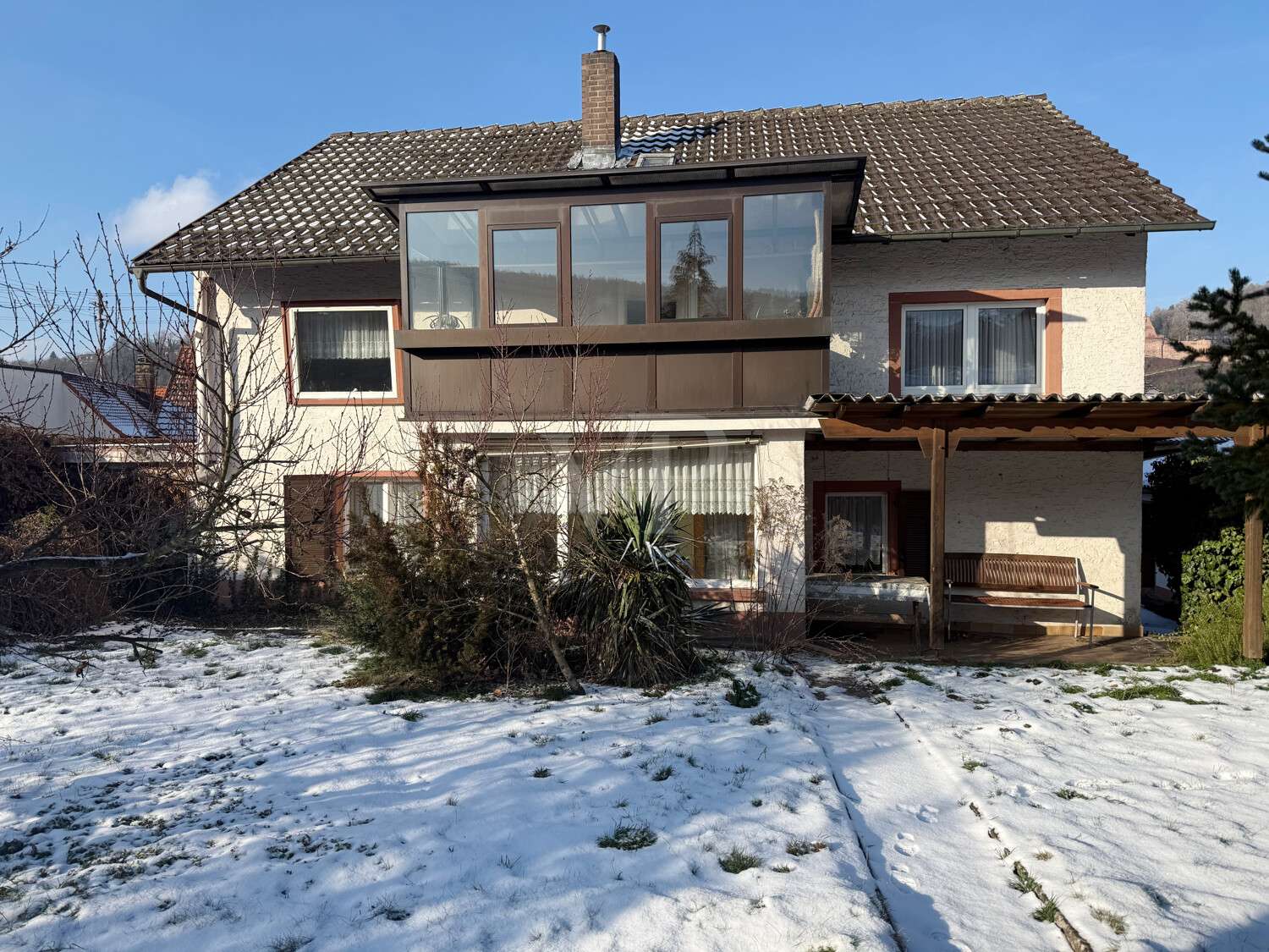 Großzügiges Baugrundstück mit Garage und Altbestand, Main Tauber Kreis – Bild 3