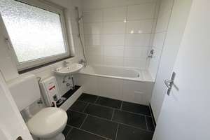 Frisch renovierte 2 Zimmer-Wohnung mit Balkon und modernisiertem Wannenbad – 23558 Buntekuh, Lübeck – Vorschaubild 5