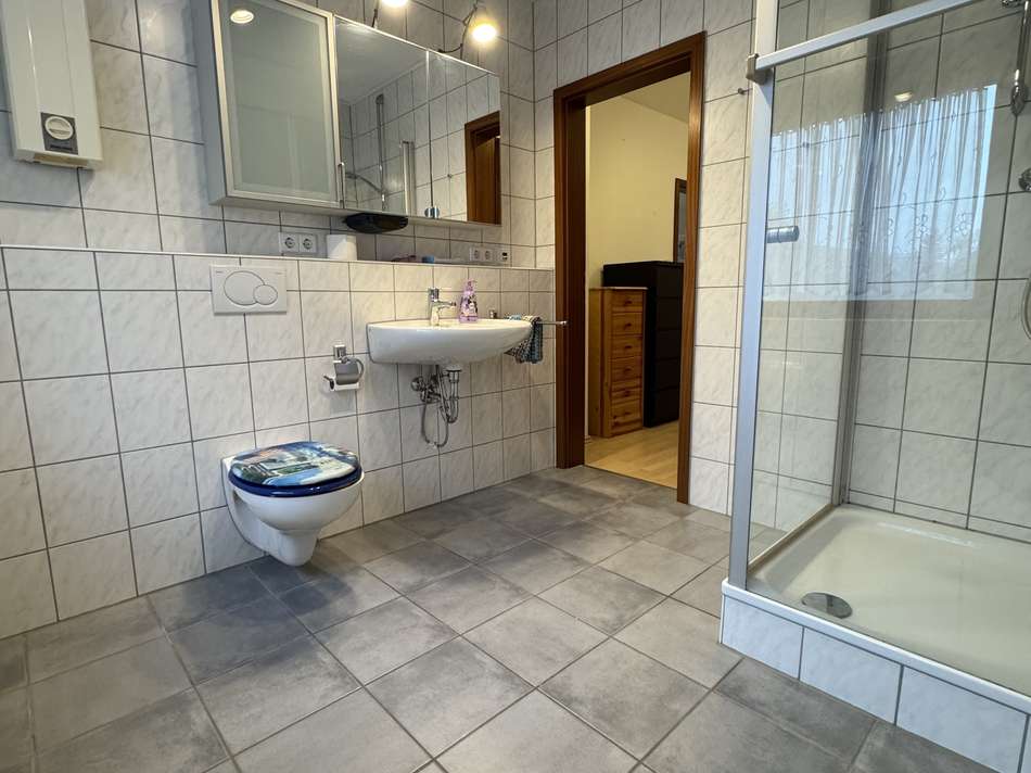 Bad-Dusche
