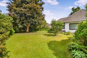 Bremen-Oberneuland: großzügiges freist. Einfamilienhaus mit 5 Zimmern, großem Grundstück und Garage – Die vollständige Adresse der Immobilie erhältst du vom Anbieter., 28355 Oberneuland, Bremen – Vorschaubild 3