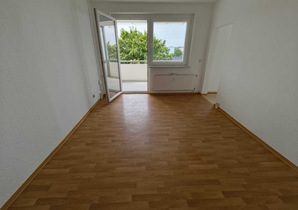 2-Zimmer-Wohnung mit großem Balkon und Aufzug