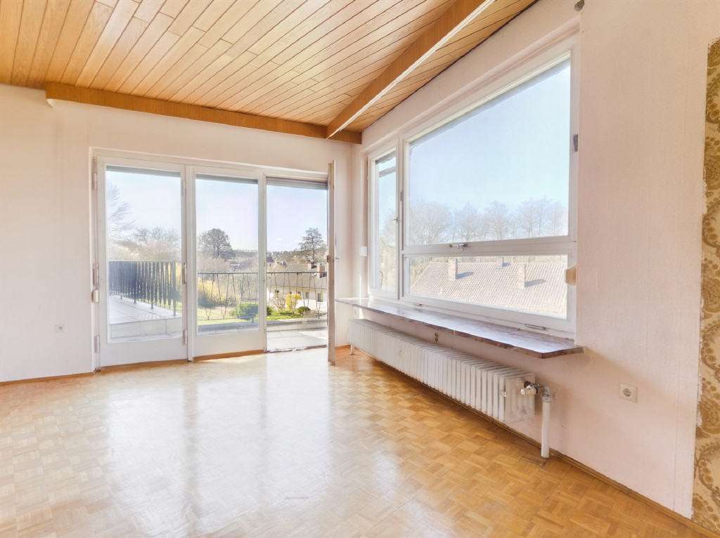 Immobilie in Weitramsdorf - Sonniger Walmdach-Bungalow mit Blick über Weitramsdorf - Bild 1