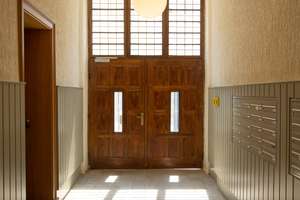 Stilvolles Wohnen über den Dächern: Exklusive 3-Zimmer-DG-Wohnung bezugsfertig möbliert gegen Ablöse – St.-Bonifatius-Str. 1, 81541 Obergiesing, München – Vorschaubild 13