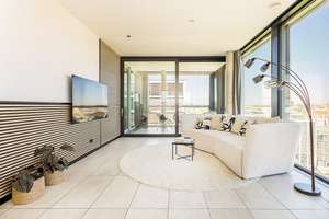 3-Zimmer Luxuswohnung! TOP Lage! Bezugsfertig möbliert mit Sauna! – Ludwig-Erhard-Allee 30, 76131 Südstadt, Karlsruhe – Vorschaubild 3