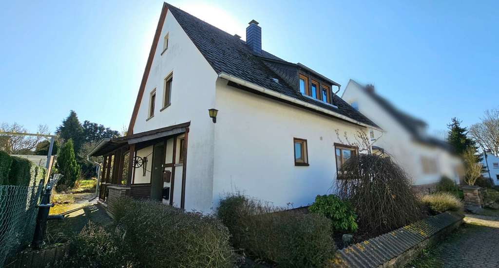 Immobilie in Altweidelbach - Vermietetes Wohnhaus mit großem Grundstück in ruhiger Wohnlage von Simmern im Hunsrück - Bild 0