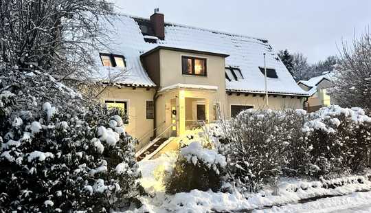 Bild von Provisionsfrei! Viel Platz für die Familie - zentrales Wohnen im Grünen!