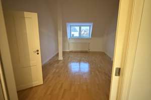 Helle 3-Zimmer Dachgeschosswohnung in Hamburg-Altona-Nord – Alsenplatz 3, 22769 Altona-Nord, Hamburg – Vorschaubild 10
