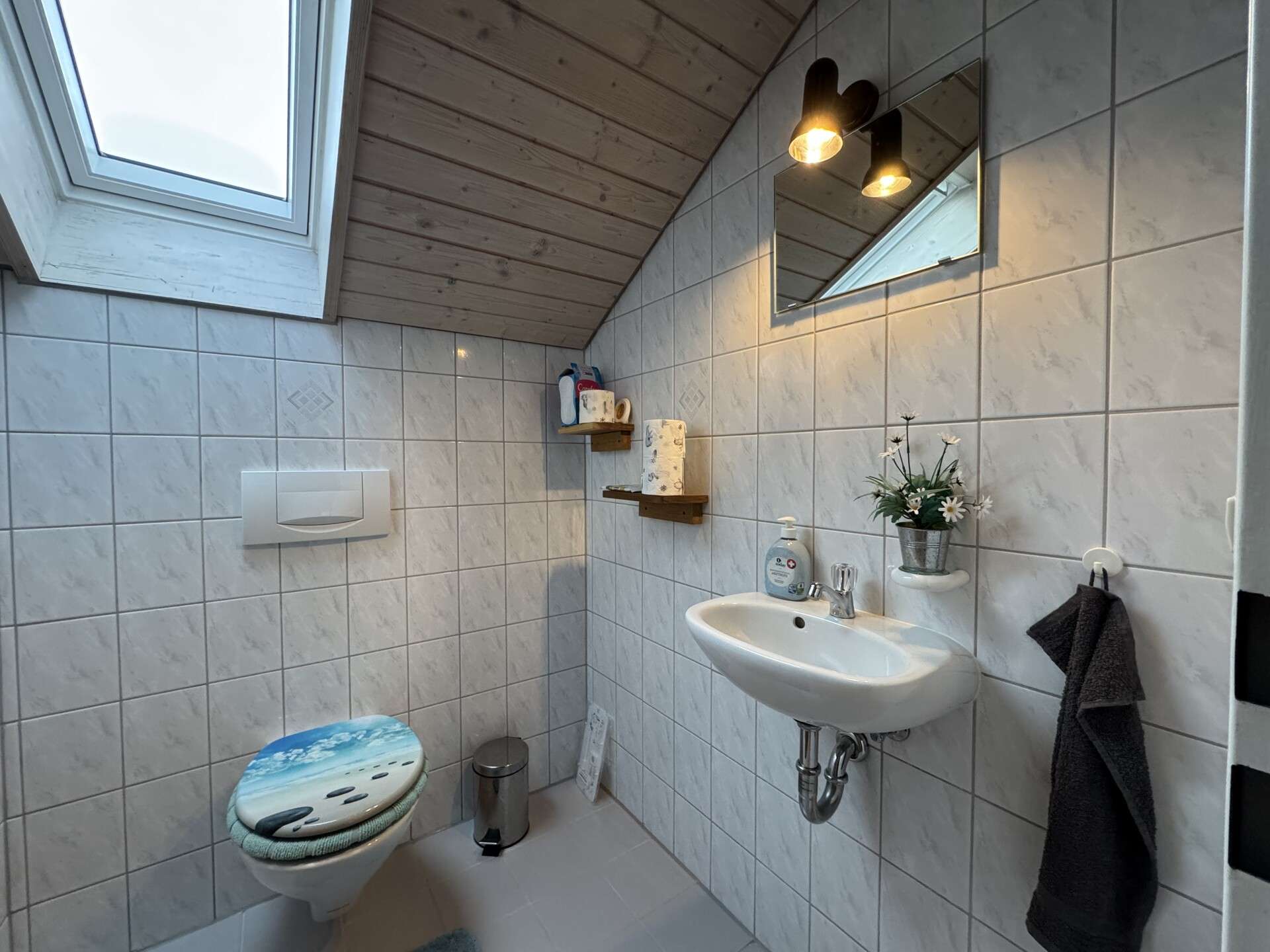 Immobilie in Bad Wurzach - Sonniges Dachgeschoss mit zwei überdachten Balkonen und Garage – Ihr Rückzugsort in Bad Wurzach - Bild 3