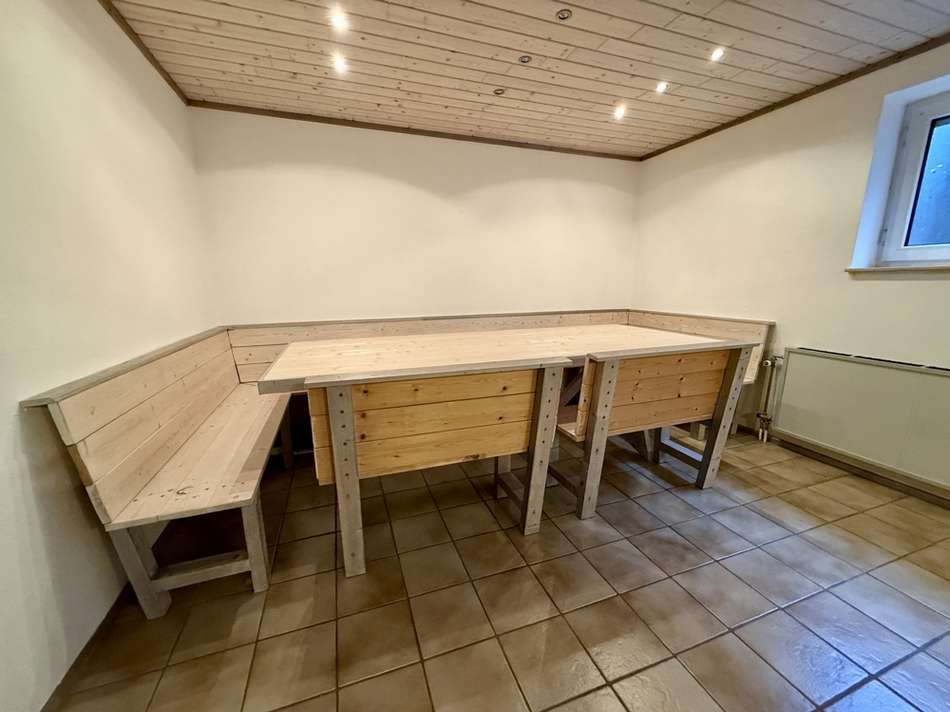 gr.Eckbank im Partyraum