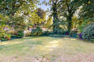 Charmantes Einfamilienhaus in Grunewald: 6 Zimmer, großer Garten und Garage direkt am Roseneck – 14193 Grunewald, Berlin – Vorschaubild 17