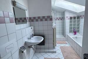 Charmante 3-Zimmer-Maisonettewohnung mit besonderem Wohngefühl in Erlangen-Büchenbach – Die vollständige Adresse der Immobilie erhältst du vom Anbieter., 91056 Büchenbach West, Erlangen – Vorschaubild 6