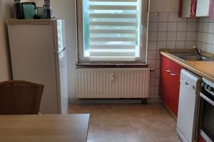Möblierte 2-Zimmer-Wohnung in Opladen, 2 Minuten vom Bus- und Bahnhof Opladen entfernt.