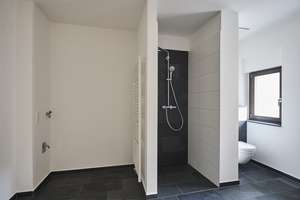 *Erstbezug nach Sanierung* Maisonette-Loft-Wohnung mit Terrasse und seitlichem Wasserblick – Ricklinger Strasse 3, 30449 Linden-Süd, Hannover – Vorschaubild 12
