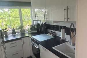 Modernisierte 2,5-Raum-Wohnung mit Balkon und Einbauküche in München – München – Vorschaubild 5