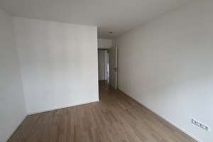 4-Zimmerwohnung mit Süd/Südwest Ausrichtung im 3.OG in Regensburg inkl. Einbauküche! – Johanna-Dachs-Str. 8, 93055 Ostenviertel, Regensburg – Vorschaubild 10
