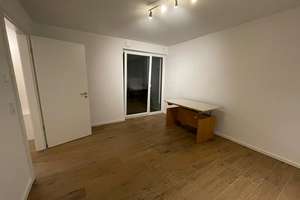Lichtdurchflutete 3-Zimmer-Erdgeschosswohnung mit Terrasse und eigenem Garten in Frankfurt-Griesheim – Akazienstraße 18, 65933 Griesheim, Frankfurt am Main – Vorschaubild 7