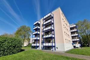 Familienwohnung! Sonnige 3 Zi.-Wohnung mit Balkon.
