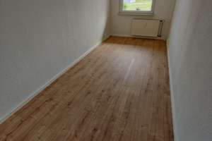 Renovierte 3-Zimmer-Wohnung in Magdeburg Neu Olvenstedt – Hans-Grade-Straße 94, 39130 Neu Olvenstedt, Magdeburg – Vorschaubild 2