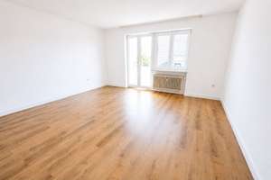 Gemütliches Apartment mit Balkon - Mü.-Moosach