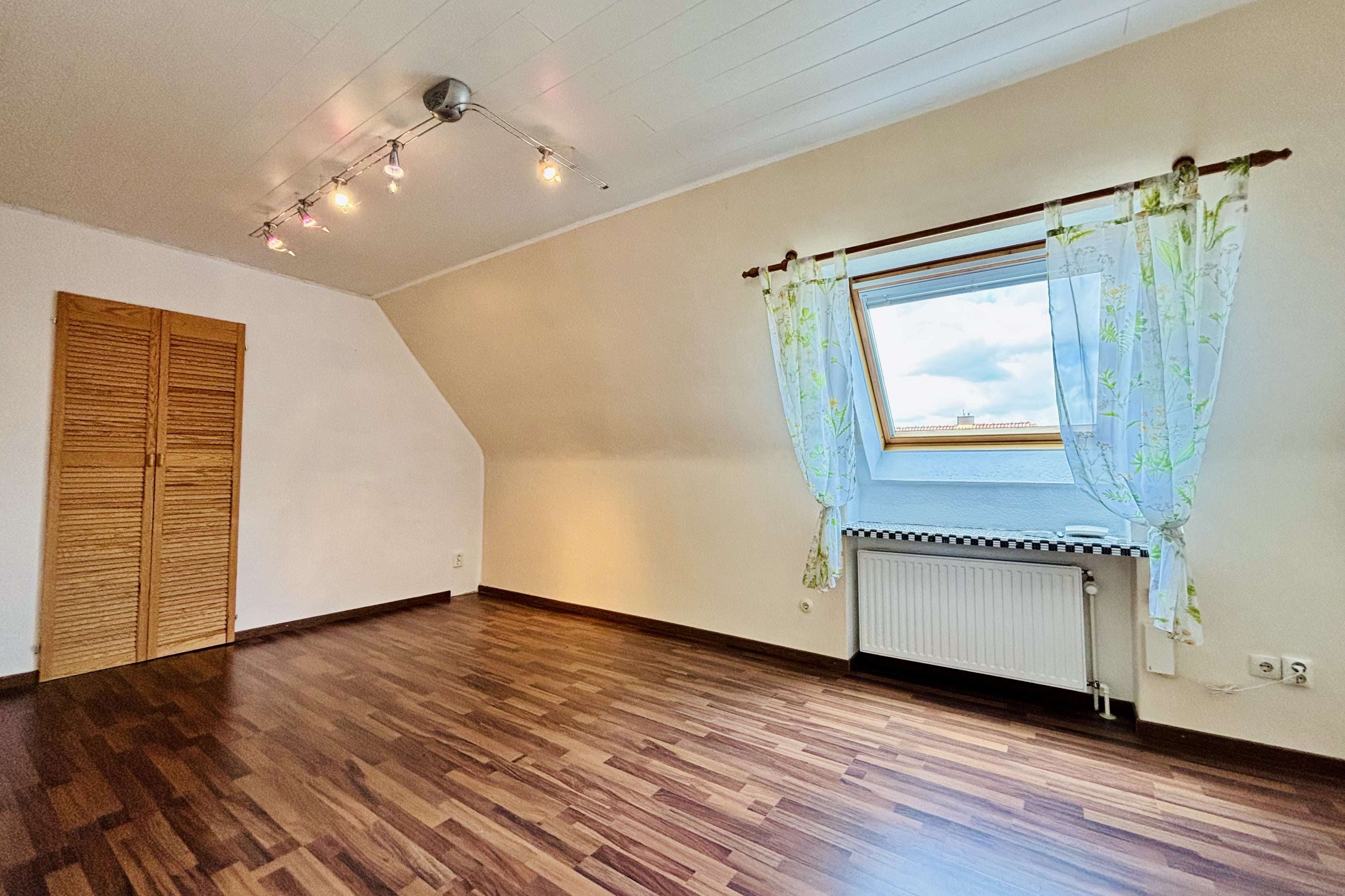 Immobilie in Escheburg - Zweifamilienhaus mit viel Platz für eigene Ideen. - Bild 5