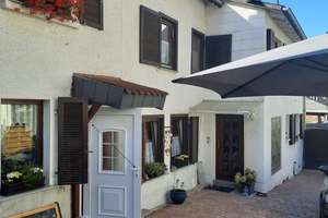 Provisionsfrei: Charmantes Haus + Nebengebäude in Friedrichsdorf Seulberg – Die vollständige Adresse der Immobilie erhältst du vom Anbieter., 61381 Friedrichsdorf – Vorschaubild 2