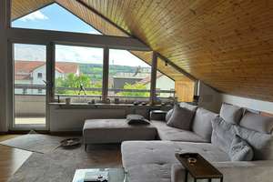 Helle 3,5 Zimmer Wohnung mit Einbauküche,  Balkon