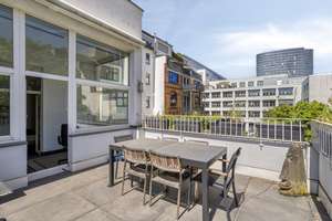 Luxuriöse sanierte Altbauwohnung in Bestlage – Mit Dachterrasse, Stellplatz und Blick ins Grüne – Die vollständige Adresse der Immobilie erhältst du vom Anbieter., 40217 Unterbilk, Düsseldorf – Vorschaubild 30
