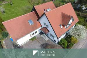 Willkommen Zuhause: Geräumiges Haus mit zwei Wohneinheiten & sonnigem Garten! – Die vollständige Adresse der Immobilie erhältst du vom Anbieter., 89347 Bubesheim – Vorschaubild 1