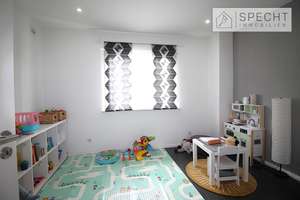 ATTRAKTIVE STADTVILLA IN GUTER WOHNLAGE! Baujahr 2016, 197,30 m² Wohnfläche und 621 m² Eckgrundstück – Die vollständige Adresse der Immobilie erhältst du vom Anbieter., 63599 Biebergemünd – Vorschaubild 15