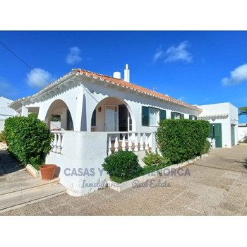 Charmante freistehende Villa mit Meerblick in Alcaufar, Menorca