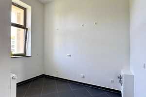 Tolle frisch renovierte Maisonettewohnung! Parkett! Terrasse! Wannenbad!! – Dresden – Vorschaubild 12