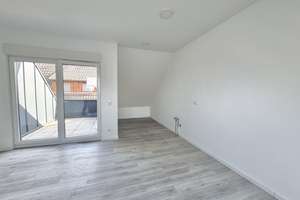 Wohnen mit Charakter: Drei-Zimmer-Dachgeschosswohnung in Zuffenhausen – Elsässer 34, 70435 Zuffenhausen-Hohenstein, Stuttgart – Vorschaubild 5