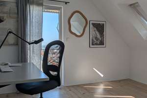 Wohnen im wunderschönen Buchwald - DG-Wohnung mit Hobbyraum und 180qm eigenem Gartenanteil – Im Buchwald 31, 70186 Gablenberg, Stuttgart – Vorschaubild 3