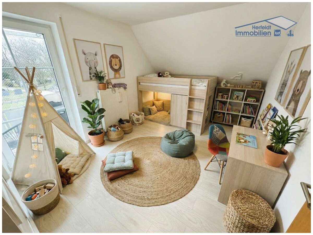 Immobilie in Klosterlechfeld - Exklusive 3,5-Zimmer-Maisonette in ruhiger Lage mit Balkon & 4 Stellplätzen - sofort bezugsfrei - Bild 7