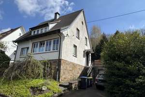 Einfamilienhaus mit schönem Garten in Siegen-Eiserfeld – Die vollständige Adresse der Immobilie erhältst du vom Anbieter., 57080 Eiserfeld, Siegen – Vorschaubild 2