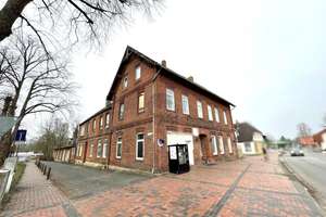 ÜBER 11 % BRUTTORENDITE IN BEVERSTEDT: RENDITESTARKES MEHRFAMILIENHAUS – Die vollständige Adresse der Immobilie erhältst du vom Anbieter., 27616 Beverstedt – Vorschaubild 1