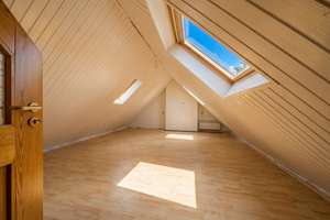 Maisonette-Wohnung in Bottrop-Stadtmitte mit Balkon – Die vollständige Adresse der Immobilie erhältst du vom Anbieter., 46236 Stadtmitte, Bottrop – Vorschaubild 12