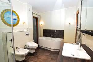 🏡 Bauhausvilla mit Fördeblick, Indoor-SPA & Energieklasse A+ in Bestlage von Kitzeberg – Die vollständige Adresse der Immobilie erhältst du vom Anbieter., 24226 Heikendorf – Vorschaubild 9
