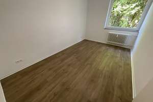 Frisch renovierte 2,5 Zimmer-Wohnung mit Balkon und Tageslichtbad mit Wanne – 23554 Sankt Lorenz Nord, Lübeck – Vorschaubild 13