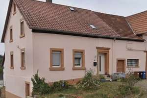 Wohnen mit Wohlfühlfaktor - Mietshaus frisch renoviert, mit Garten und Wintergarten  – Hochwaldstraße 82, 66954 Windsberg, Pirmasens – Vorschaubild 1