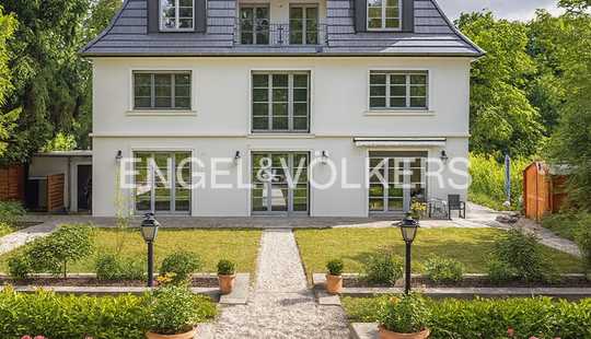 Bild von Neubau-Villa: Klassische Architektur, moderne Technik