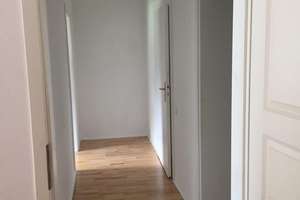 Modernisierte 2,5-Zimmer-Wohnung mit Balkon in Duisburg – Die vollständige Adresse der Immobilie erhältst du vom Anbieter., 47259 Ungelsheim, Duisburg – Vorschaubild 4