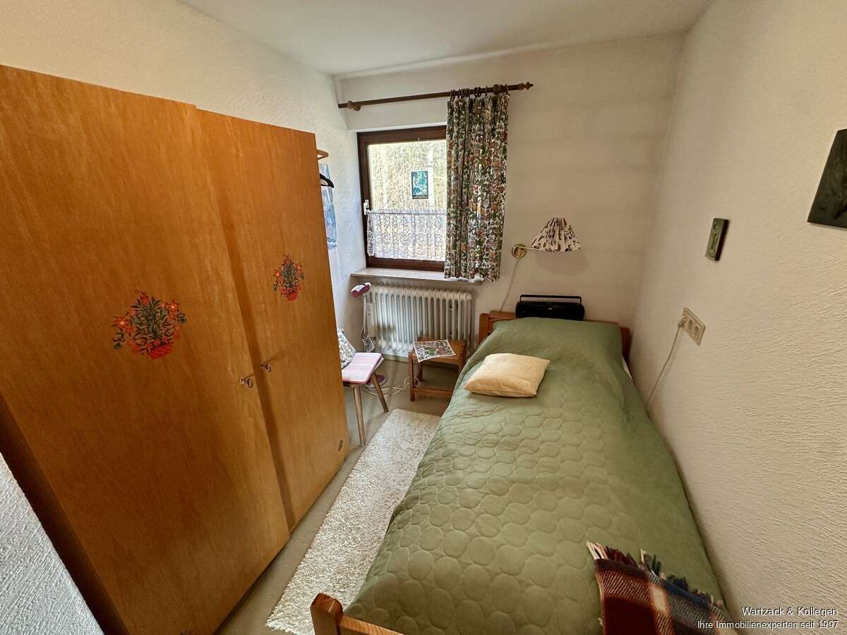Immobilie in Ammerndorf - * Paradies mit Aussicht *
Einfamilienhaus 
mit Einliegerwohnung 
auf wunderschönem Grundstück - Bild 18