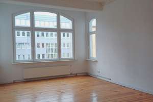 Befristet: Helle, großzügig geschnittene 5-Zimmer-Whg. zwischen U-Bhf Turmstraße und Birkenstraße.